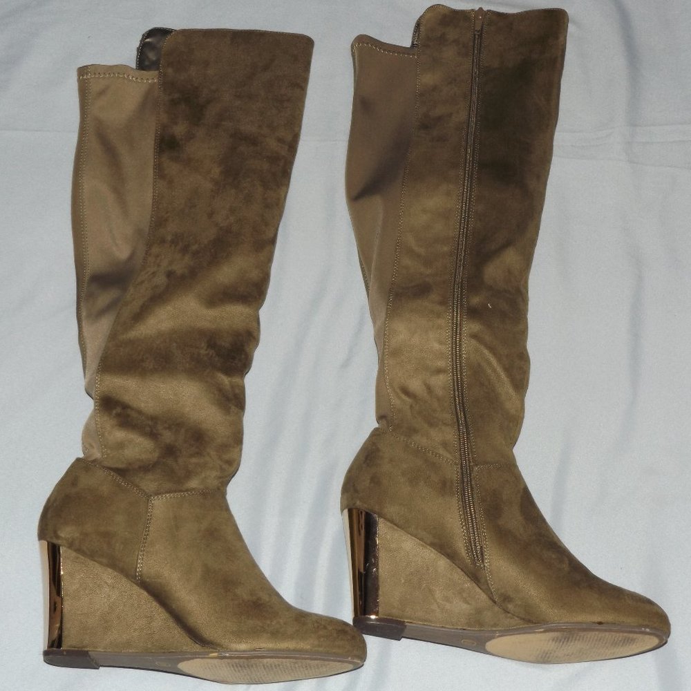 Women suede wedge boots